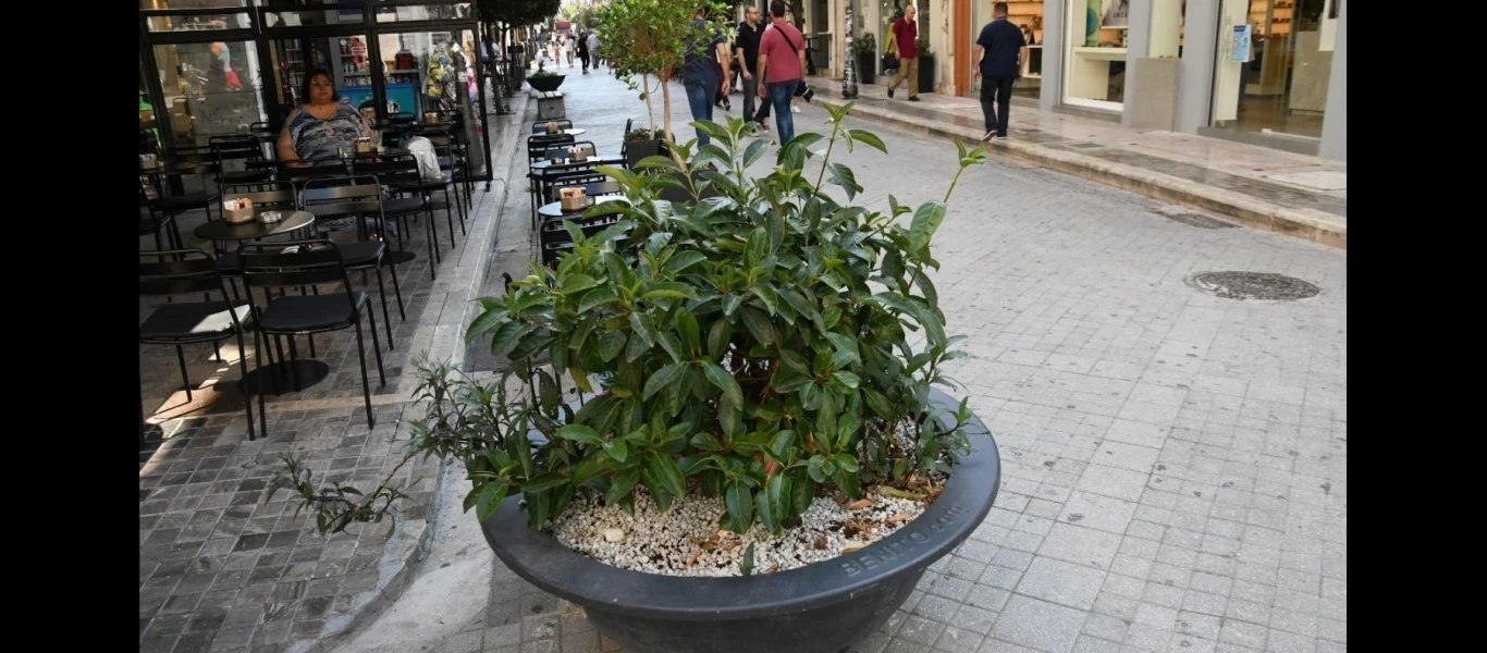 Πάτρα: Εκλεψαν μεγάλη μεταλλική ζαρντινιέρα από το κέντρο της πόλης (φωτό)